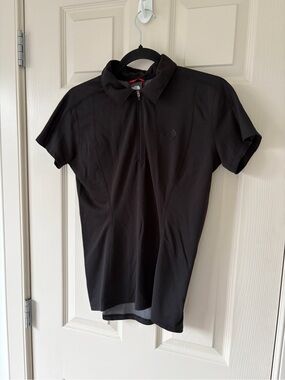 🦋 THE NORTH FACE - Medium Black Womens top